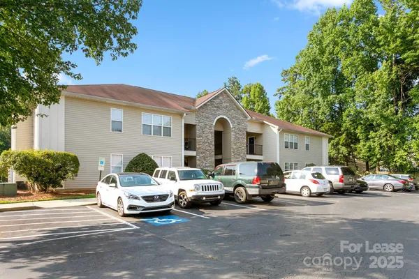 $1,425 | 3146 Baroda Lane, Unit D, Charlotte, NC 28269