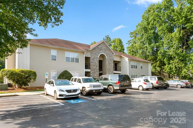 $1,425 | 3146 Baroda Lane, Unit D, Charlotte, NC 28269