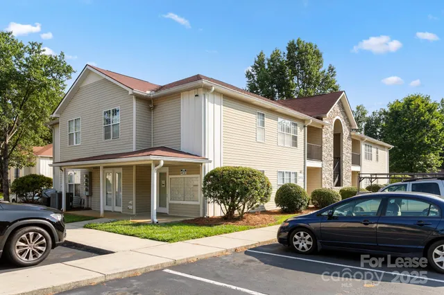 $1,425 | 3146 Baroda Lane, Unit D, Charlotte, NC 28269