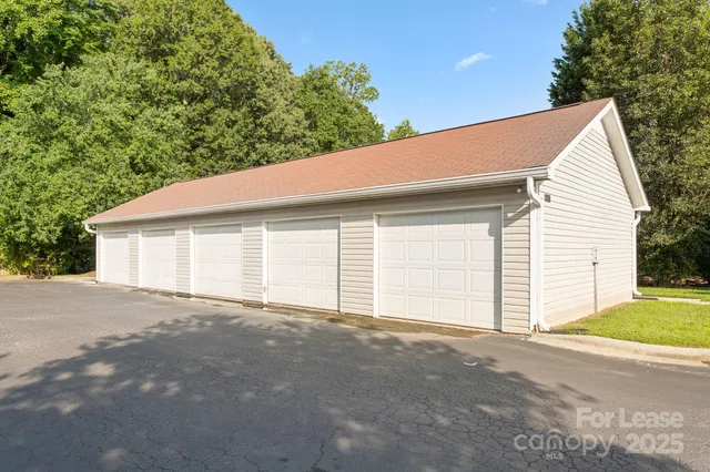 $1,425 | 3146 Baroda Lane, Unit D, Charlotte, NC 28269