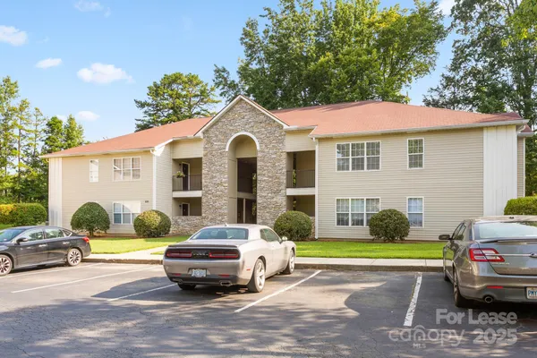 $1,425 | 3146 Baroda Lane, Unit D, Charlotte, NC 28269