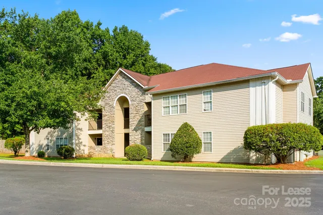 $1,425 | 3146 Baroda Lane, Unit D, Charlotte, NC 28269