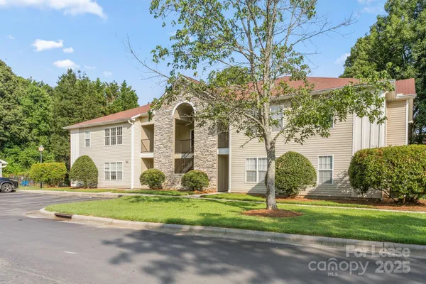 $1,425 | 3146 Baroda Lane, Unit D, Charlotte, NC 28269