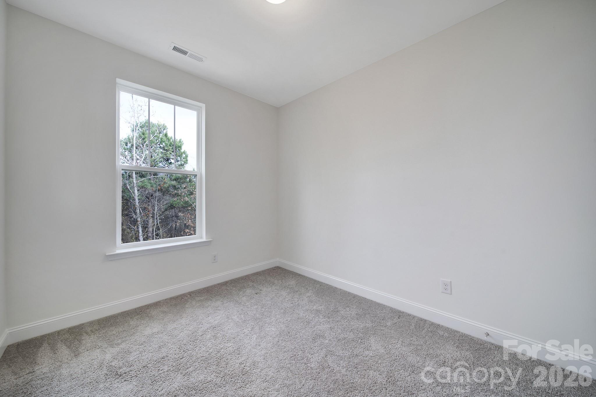 643 District Court Fort Mill, SC 29708 - Photo 26 of 41 an empty room with a window