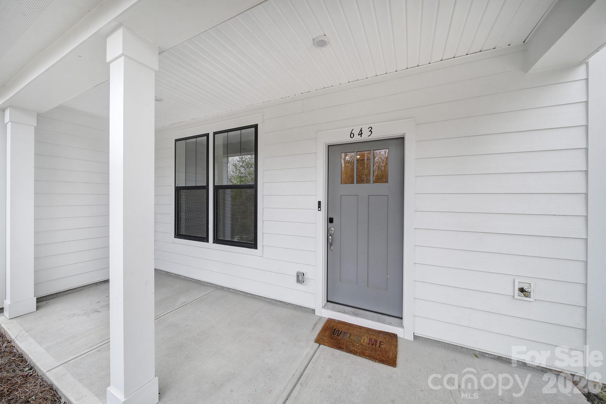 643 District Court Fort Mill, SC 29708 - Photo 3 of 41 a view of an empty room
