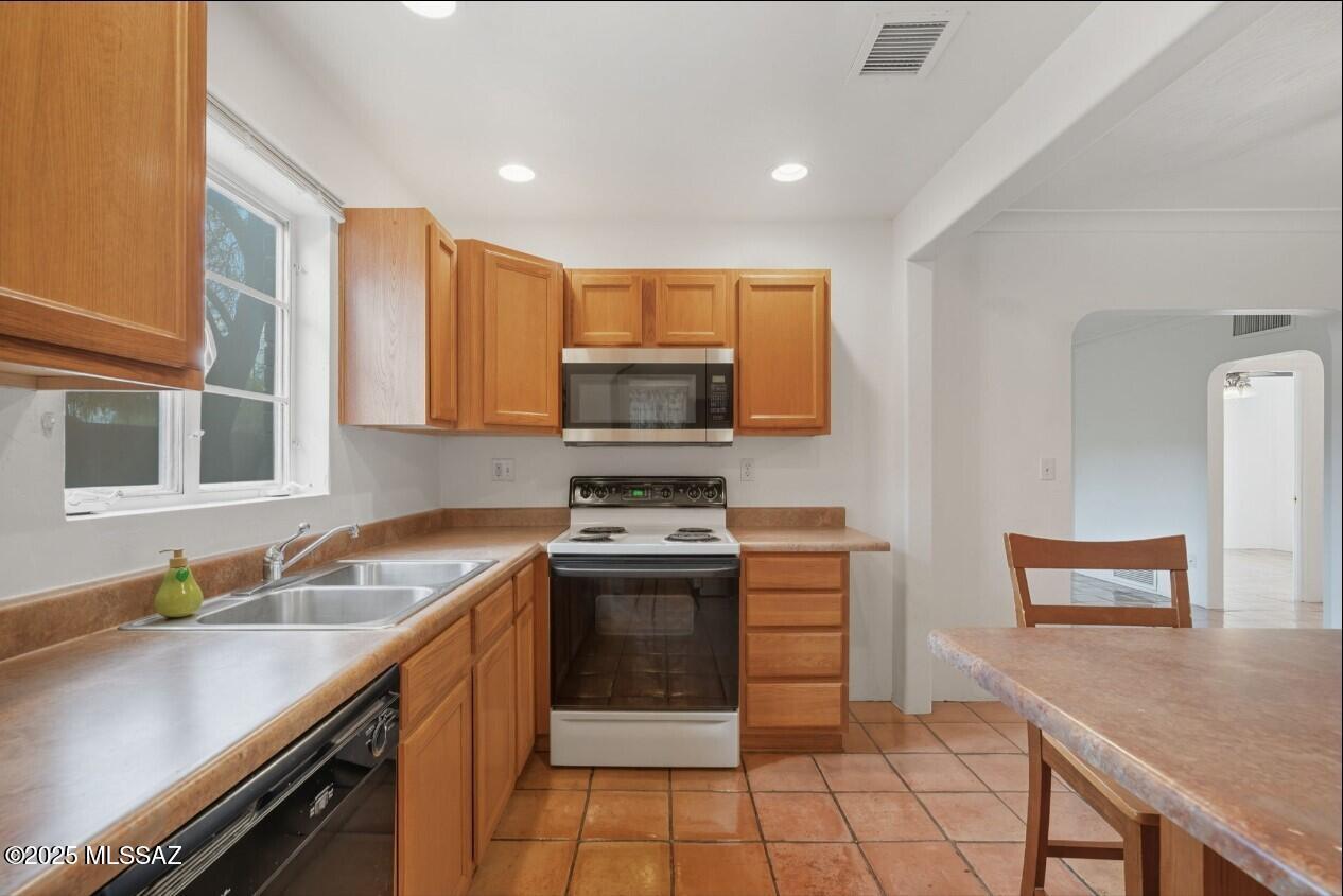 1308 East Spring Street Tucson, AZ 85719 - Photo 12 of 50 Gallery Image 12