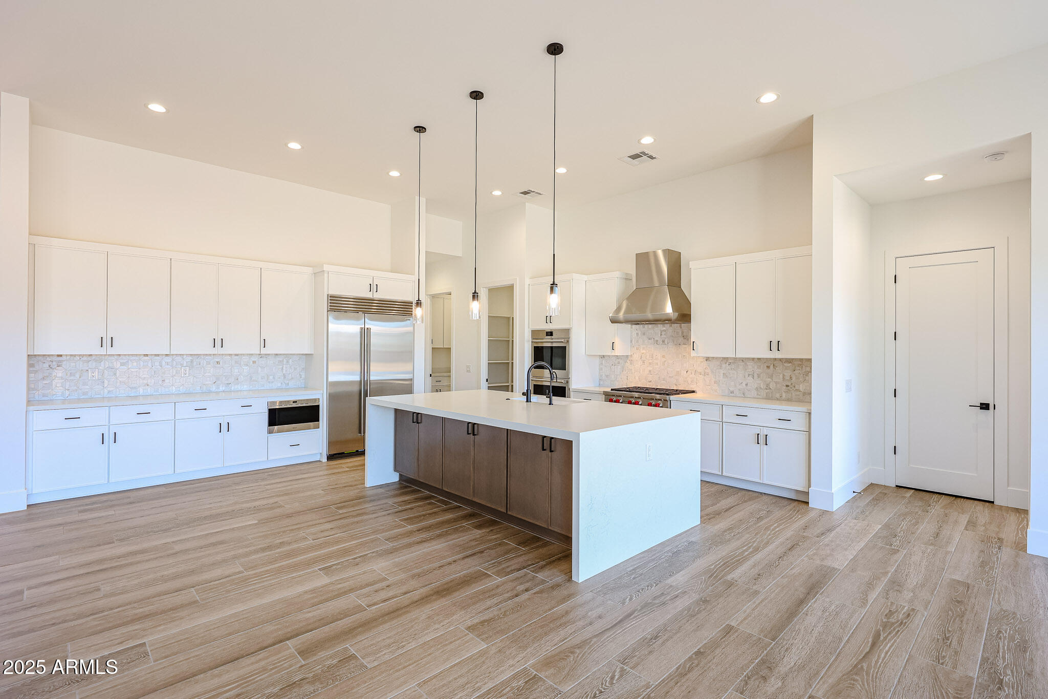 3283 West Mesquite Street Phoenix, AZ 85086 - Photo 4 of 78 Kitchen