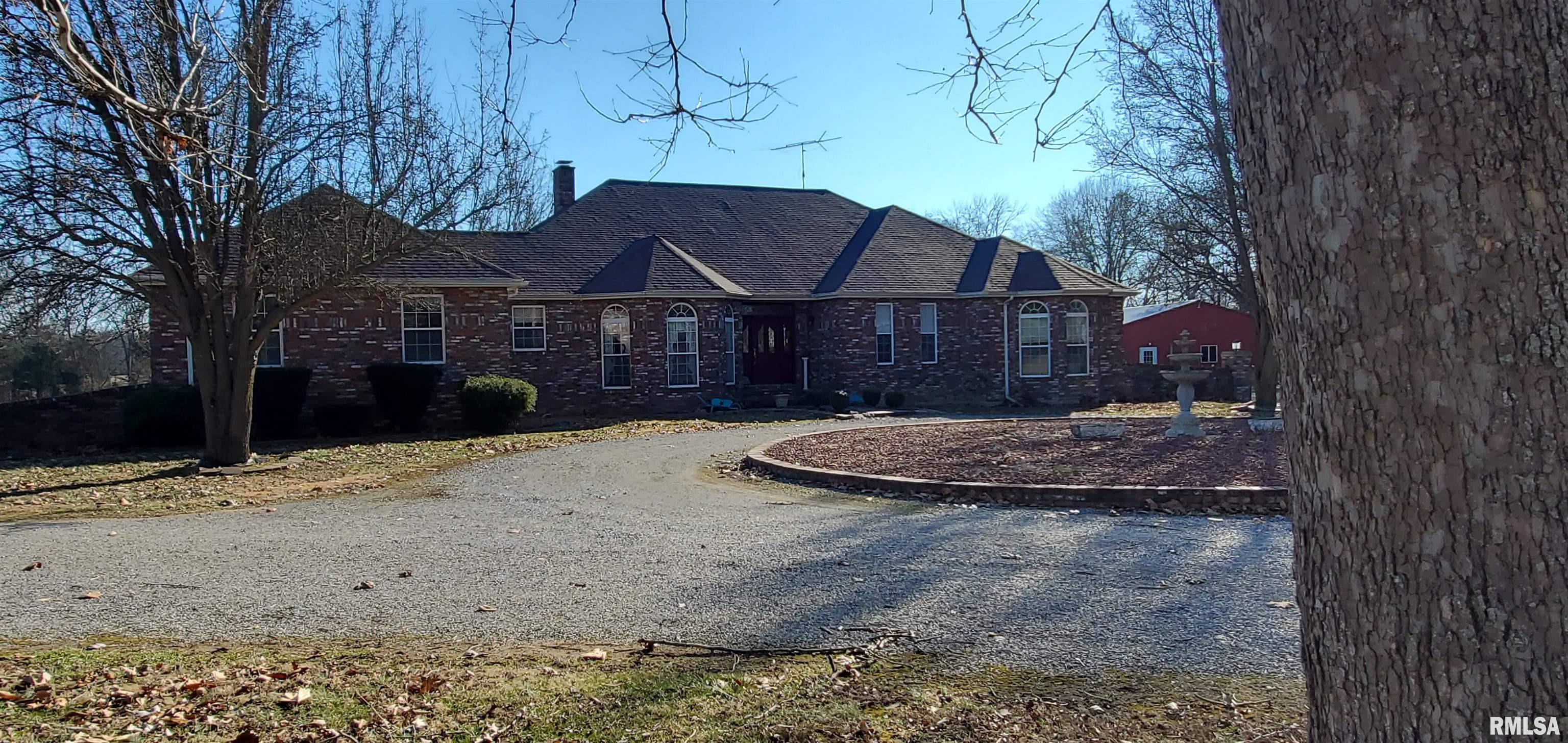 5614 Canary Road Pinckneyville, IL 62274 - Photo 2 of 39