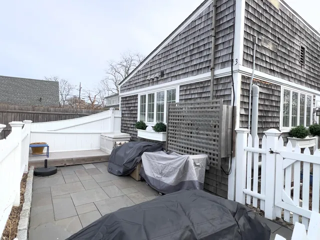 $618,000 | 3 Bradford Street, Unit 1, Provincetown, MA 02657