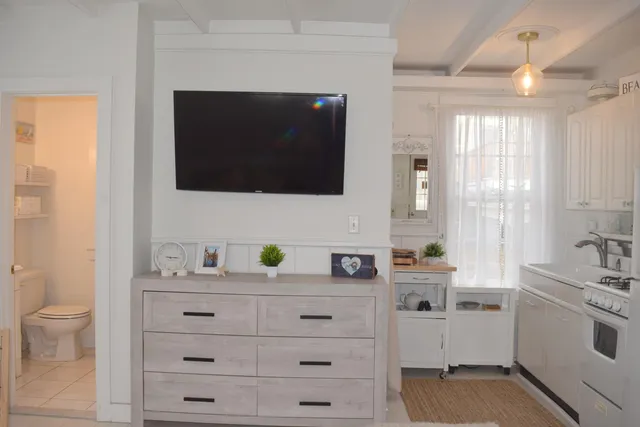 $618,000 | 3 Bradford Street, Unit 1, Provincetown, MA 02657