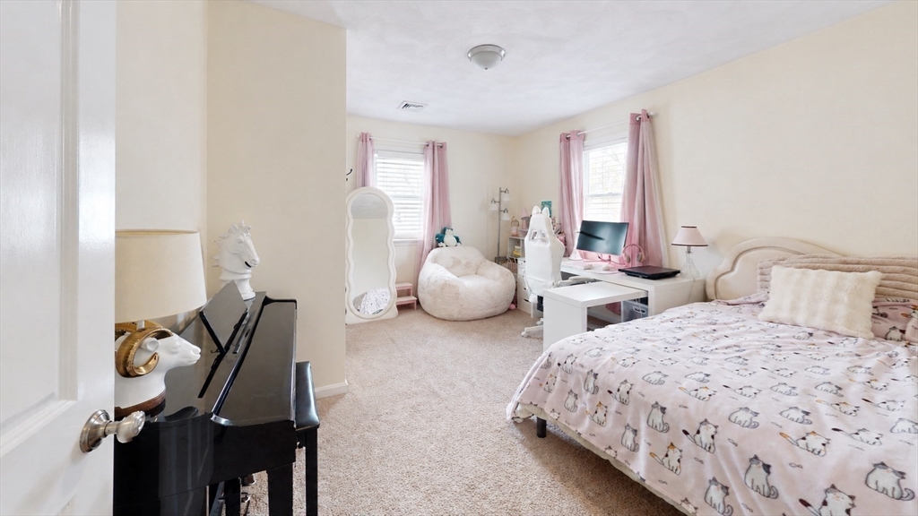 21 Herbert Street, Unit B Wakefield, MA 01880 - Photo 14 of 22