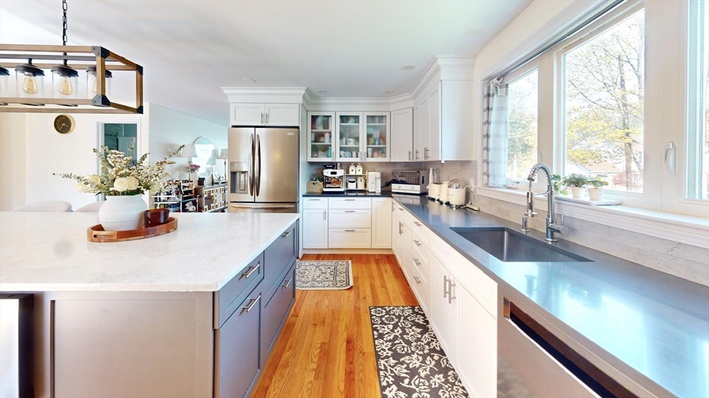 21 Herbert Street, Unit B Wakefield, MA 01880 - Photo 3 of 22