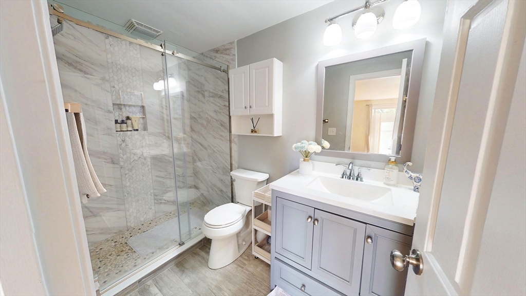 21 Herbert Street, Unit B Wakefield, MA 01880 - Photo 7 of 22