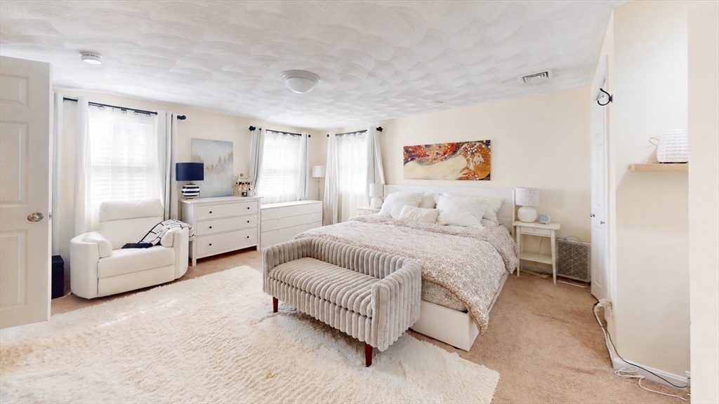 21 Herbert Street, Unit B Wakefield, MA 01880 - Photo 8 of 22