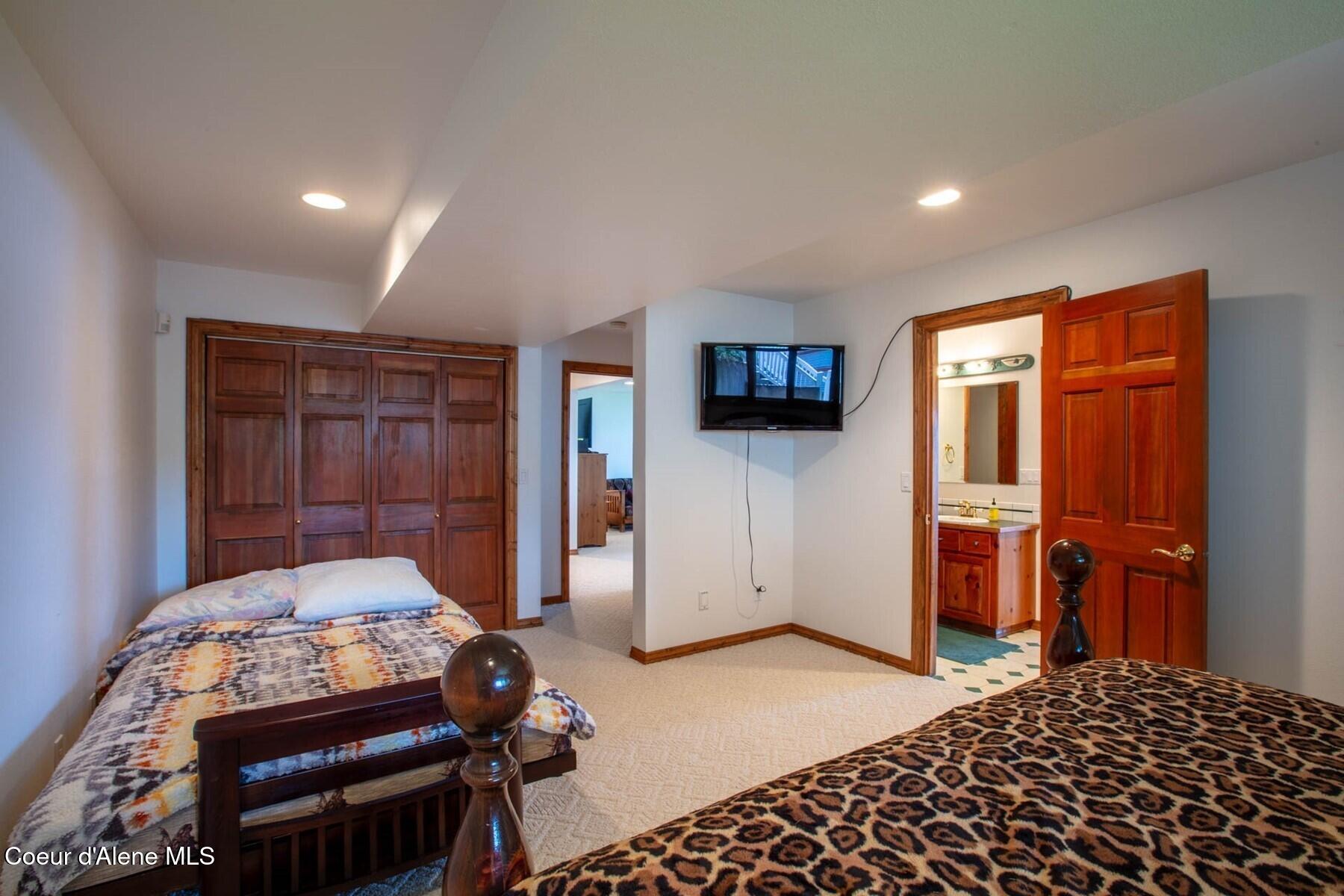 433 Campbell Point Road Laclede, ID 83841 - Photo 52 of 70 Bedroom 3 Lower Level