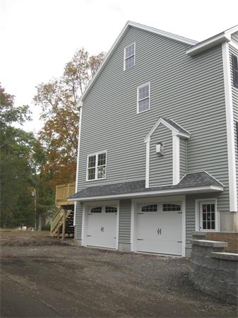 7 Meade Road North Reading, MA 01864 - Photo 4 of 5 Gallery Image 4
