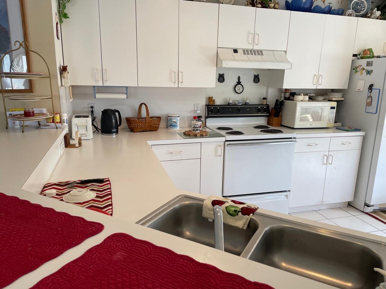 3775 Riverside Way Delray Beach, FL 33445 - Photo 2 of 22 IMG_9528