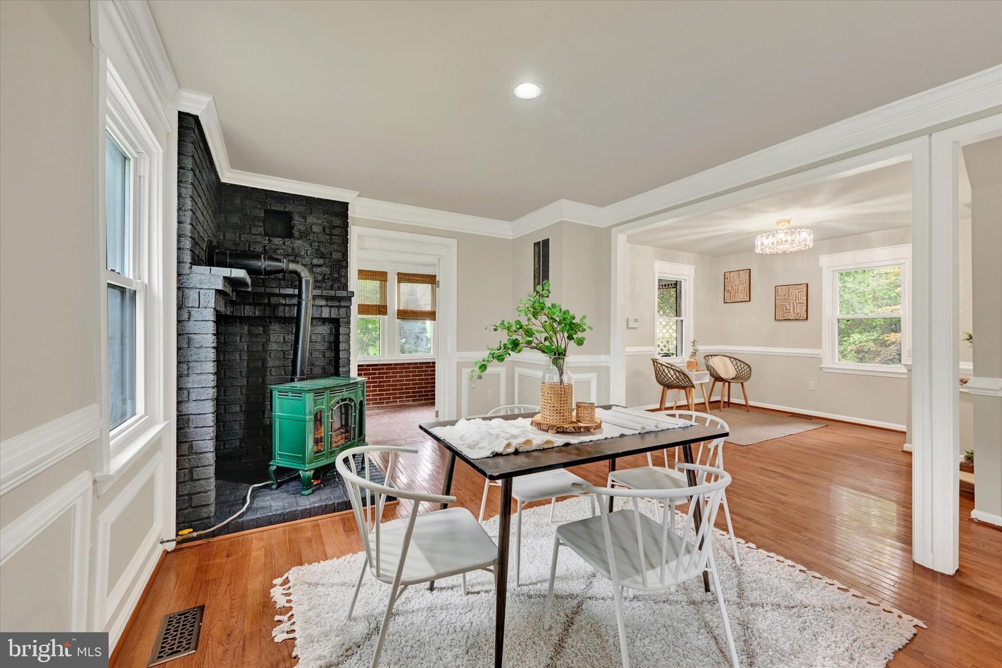 2743 Ridge Road Baltimore, MD 21244 - Photo 9 of 35 Dining Area