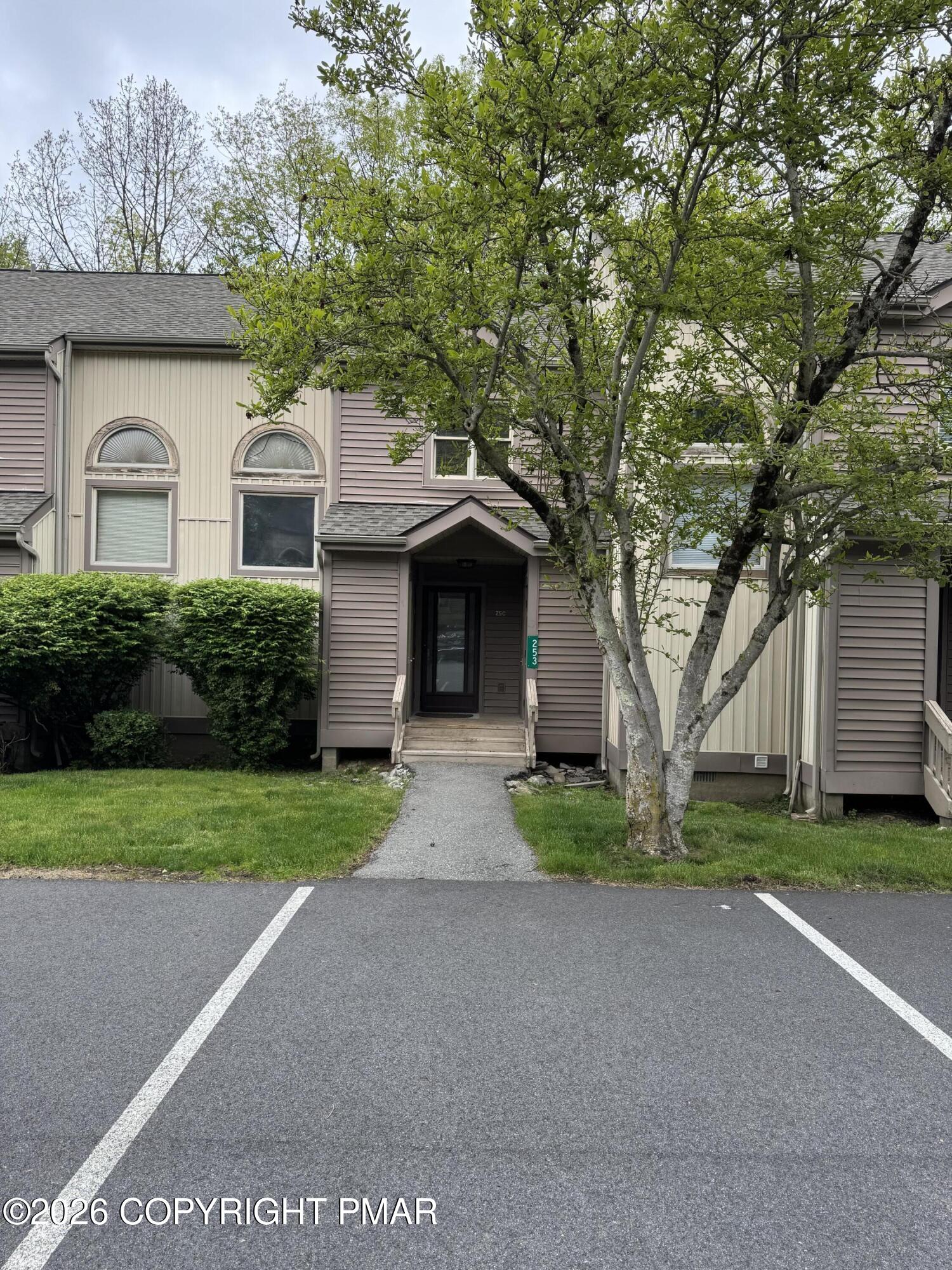 253 Northslope II Road East Stroudsburg, PA 18302 - Photo 1 of 12 IMG_2712