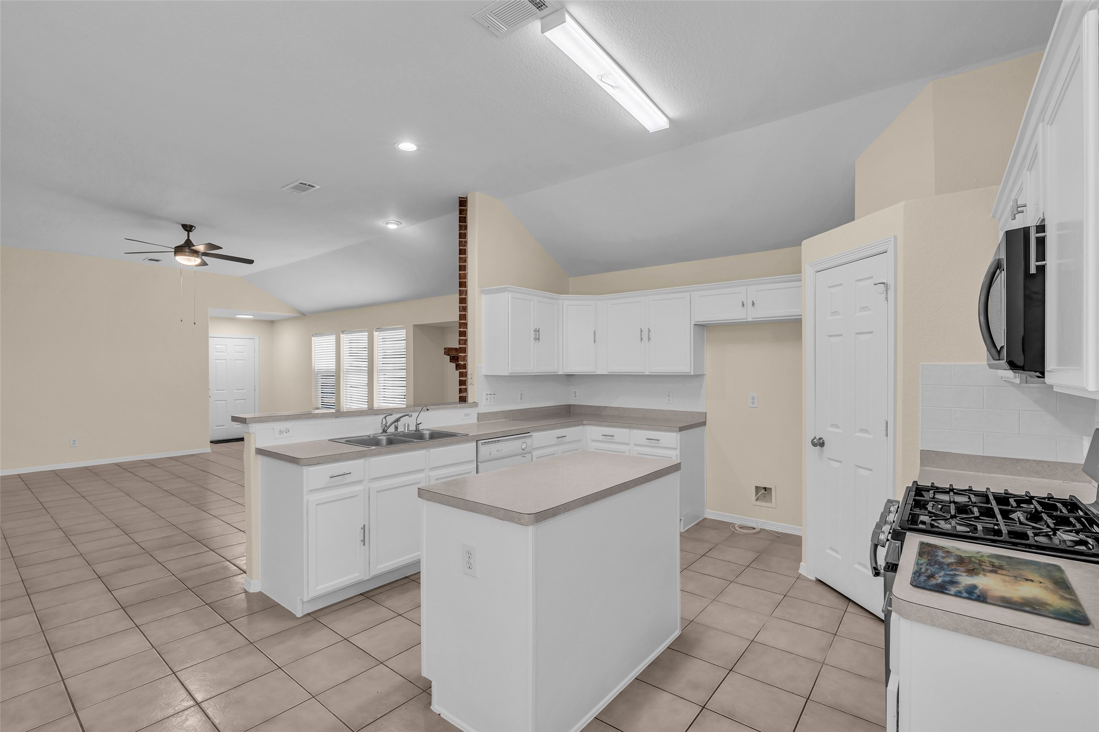 6003 Decker Ridge Court Katy, TX 77449 - Photo 2 of 25 Gallery Image 2