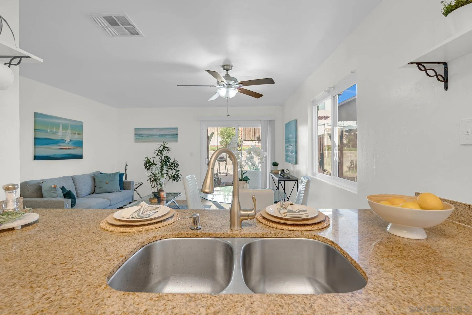638 Pecos Street Spring Valley, CA 91977 - Photo 7 of 21 Gallery Image 7