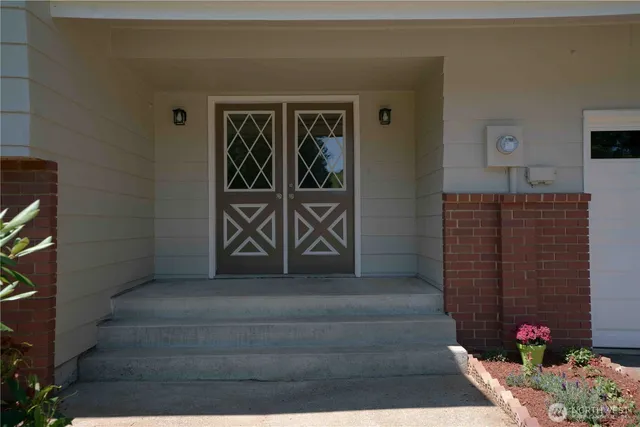 a view of an entryway