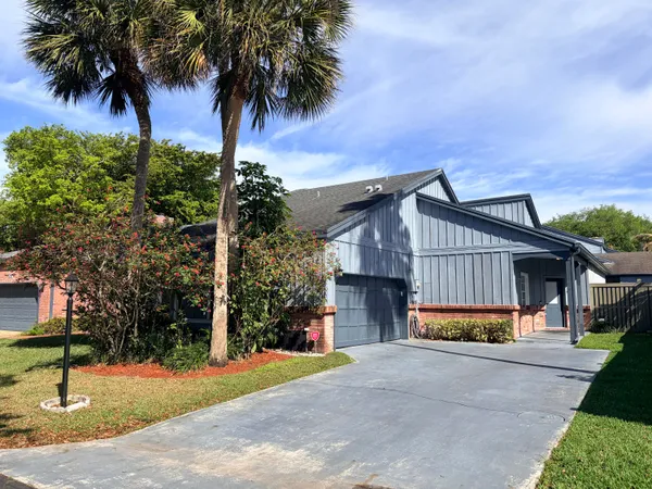 $3,900 | 6657 Stratford Drive, Parkland, FL 33067
