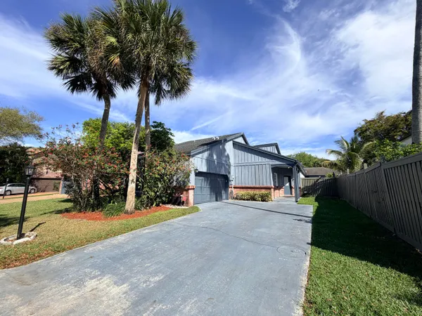 $3,900 | 6657 Stratford Drive, Parkland, FL 33067