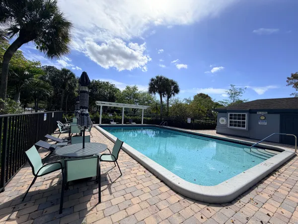 $3,900 | 6657 Stratford Drive, Parkland, FL 33067