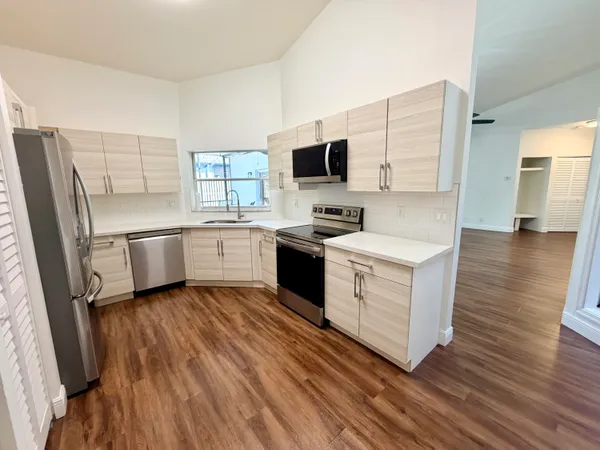 $3,900 | 6657 Stratford Drive, Parkland, FL 33067