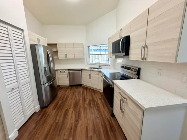 $3,900 | 6657 Stratford Drive, Parkland, FL 33067