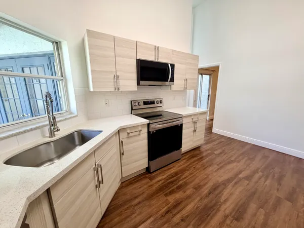 $3,900 | 6657 Stratford Drive, Parkland, FL 33067