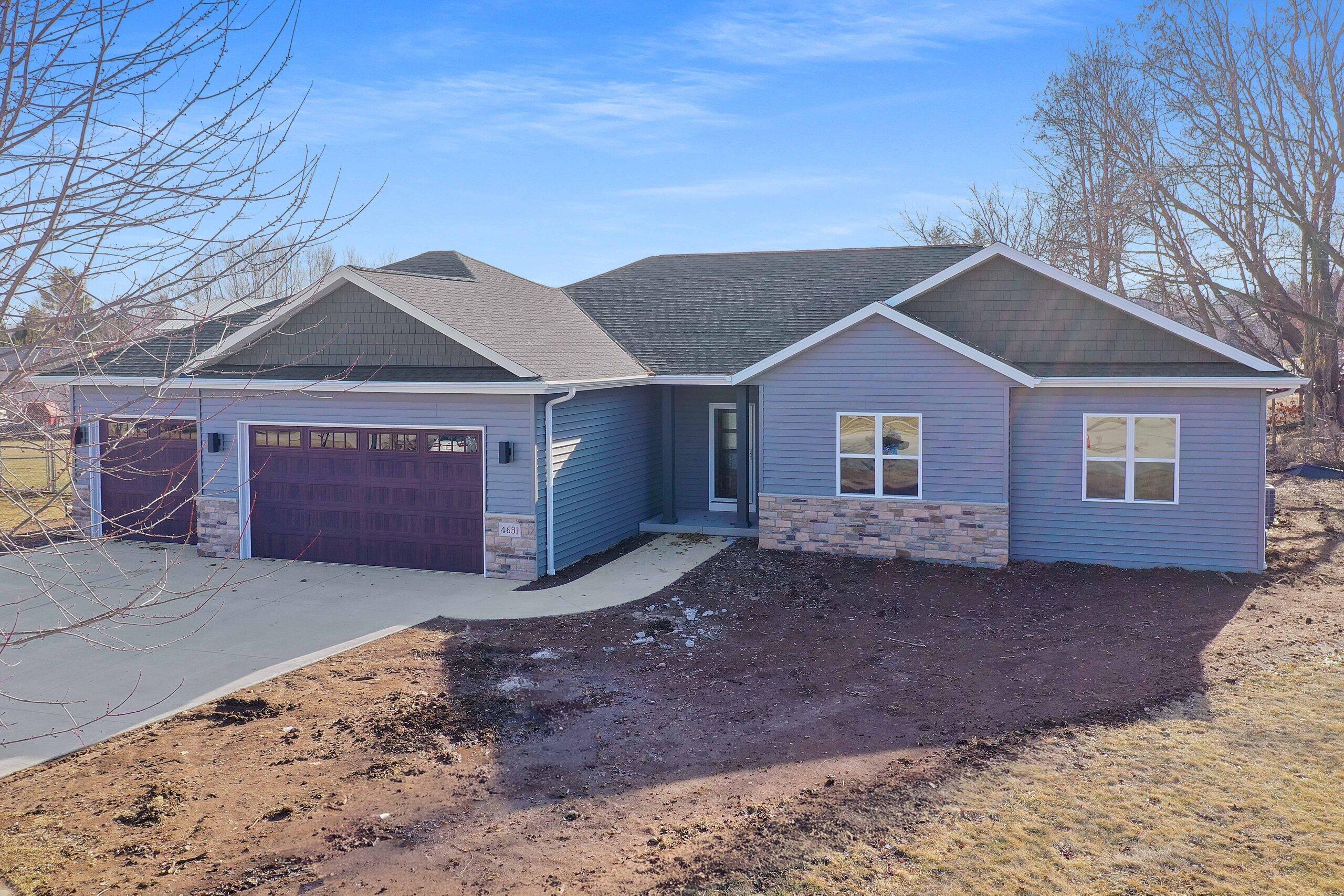 4631 Ridge Court Manitowoc, WI 54220 - Photo 2 of 49 DJI_0587(1)-FULL.jpg-SMALL