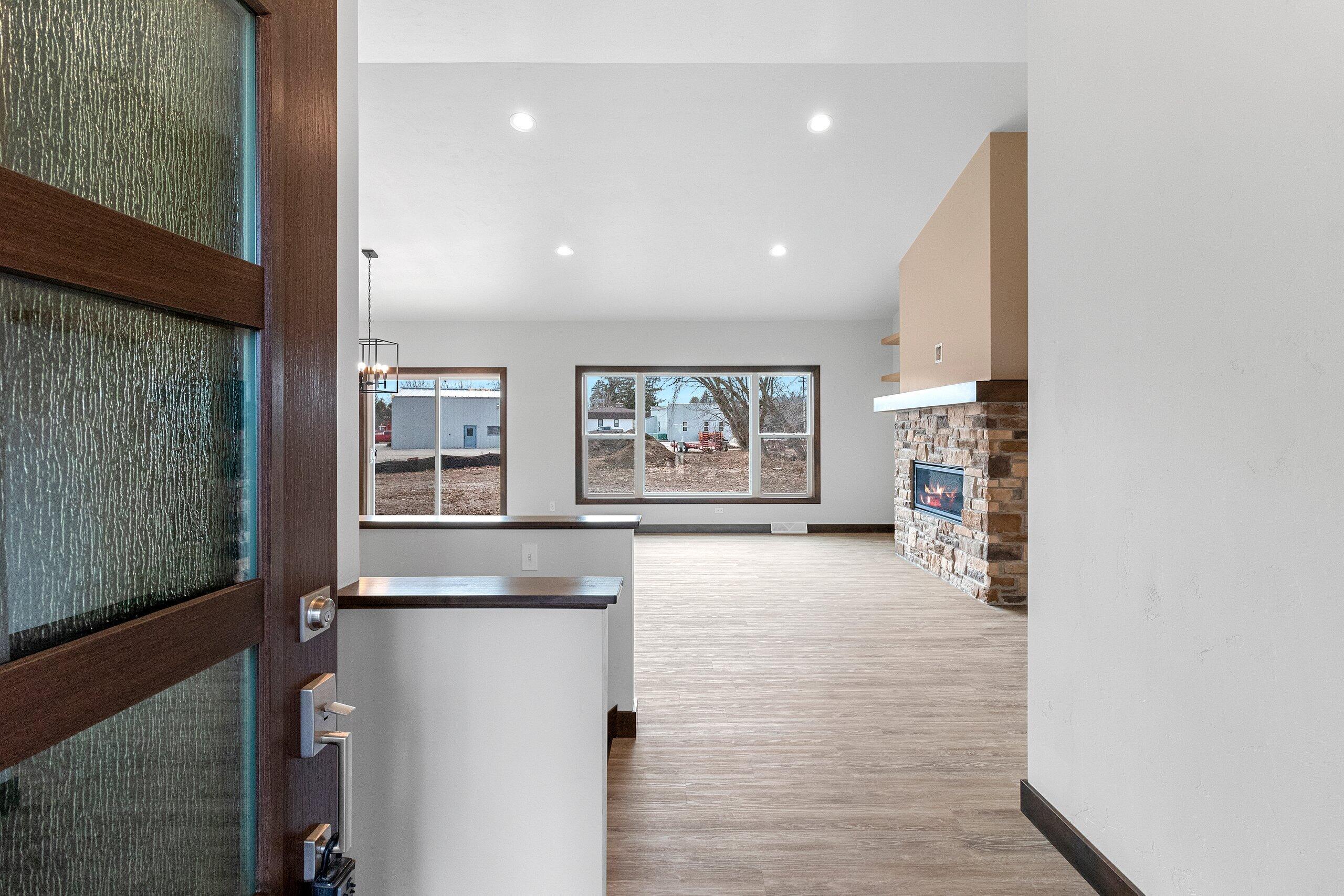 4631 Ridge Court Manitowoc, WI 54220 - Photo 4 of 49 IMG_1274.JPG-SMALL