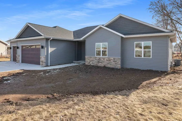 $549,900 | 4631 Ridge Court, Manitowoc, WI 54220