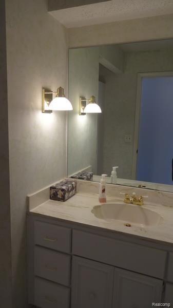 2872 Rowe Road Milford, MI 48380 - Photo 21 of 36 107.jpg