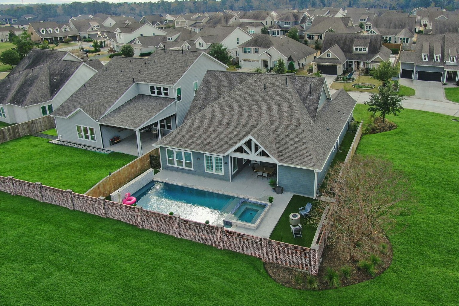 2223 Pintail Lane Conroe, TX 77384 - Photo 34 of 39 (grass virtually staged)