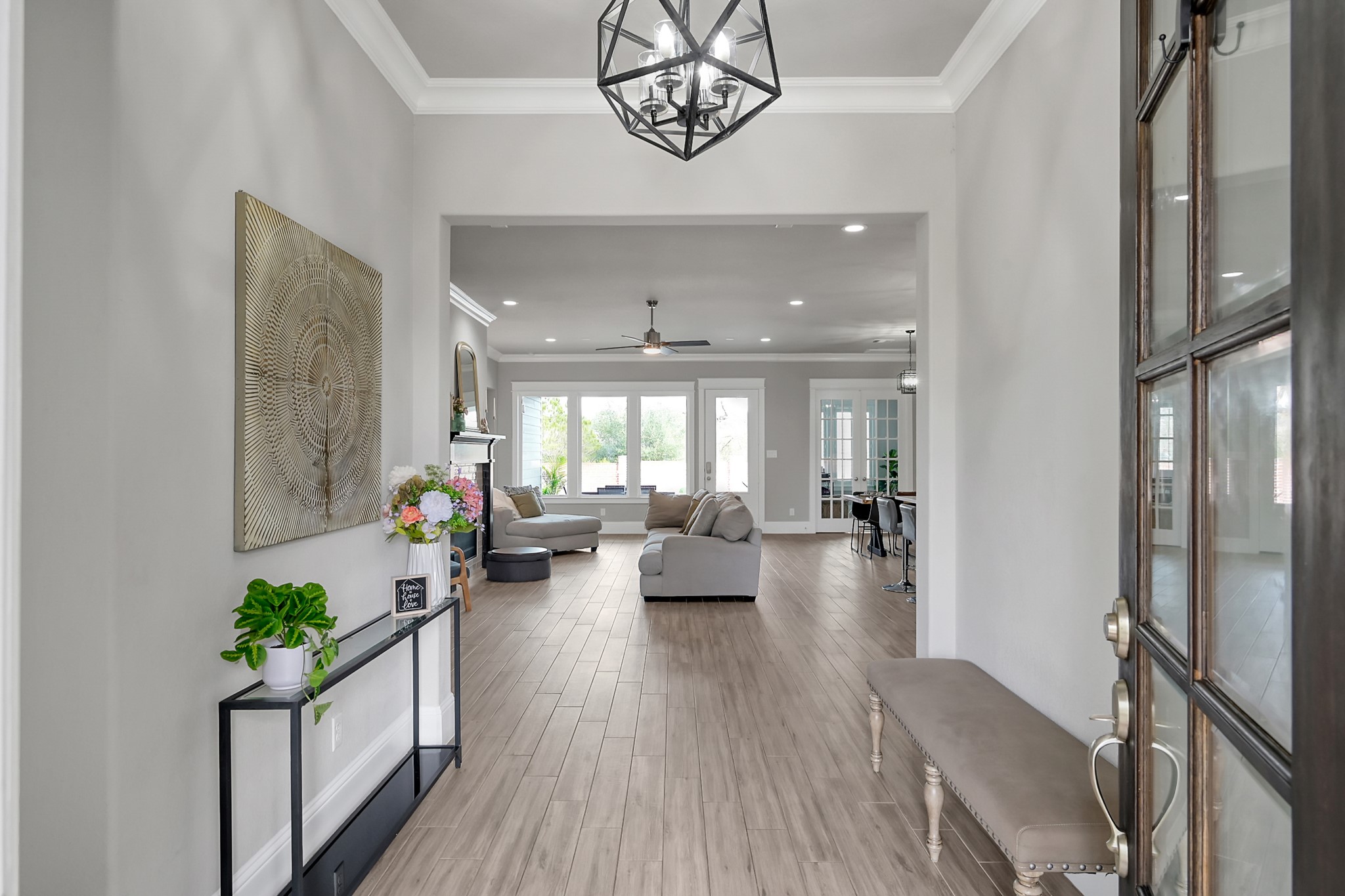 2223 Pintail Lane Conroe, TX 77384 - Photo 4 of 39 Enter into a welcoming Entryway