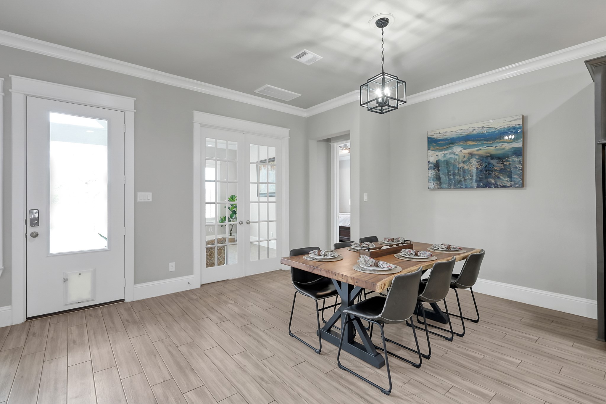 2223 Pintail Lane Conroe, TX 77384 - Photo 9 of 39 The spacious dining area for large and small gatherings