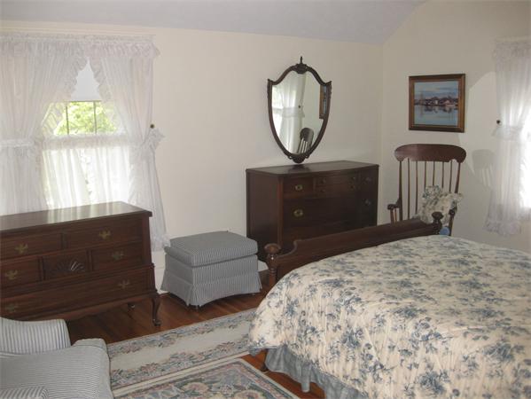 43 Shirley Road Waltham, MA 02452 - Photo 6 of 14 Gallery Image 6