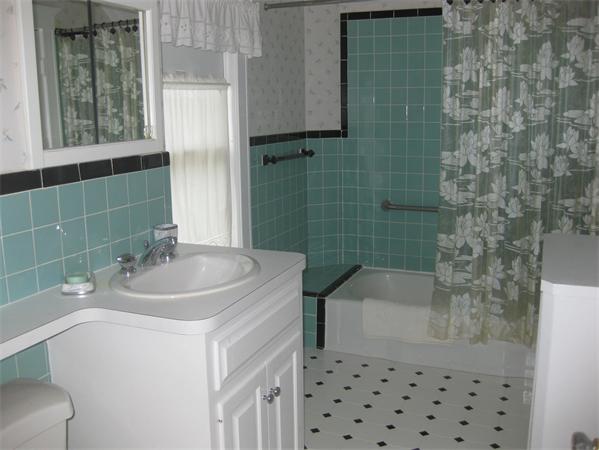 43 Shirley Road Waltham, MA 02452 - Photo 9 of 14 Gallery Image 9