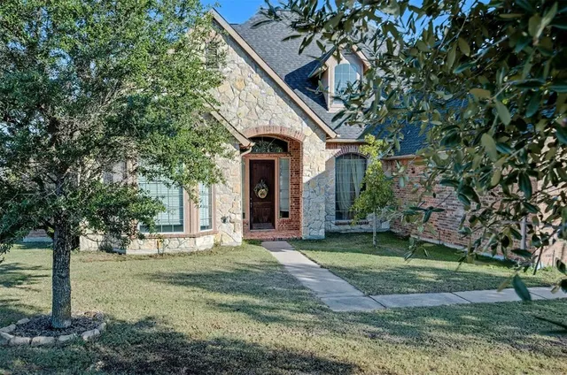 $659,900 | 109 Silver Rose Boulevard, Burleson, TX 76028