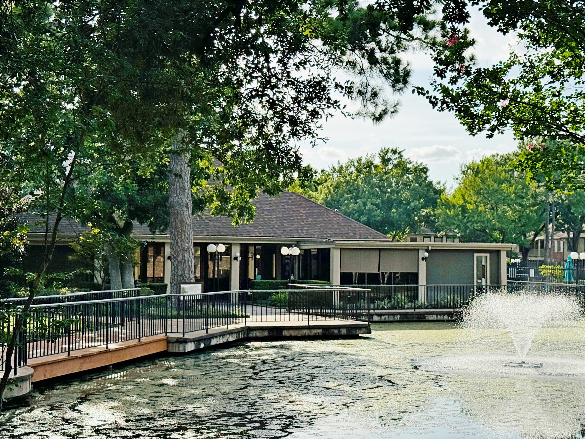 5800 Lumberdale Road, Unit 90 Houston, TX 77092 - Photo 38 of 39 Clubhouse