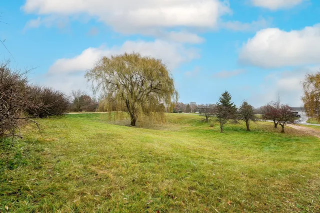 $350,000 | W8320 Springwood Lane, Delavan, WI 53115