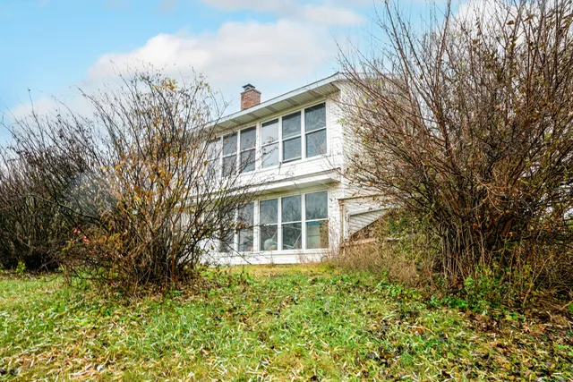 $350,000 | W8320 Springwood Lane, Delavan, WI 53115