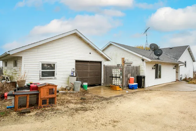 $350,000 | W8320 Springwood Lane, Delavan, WI 53115