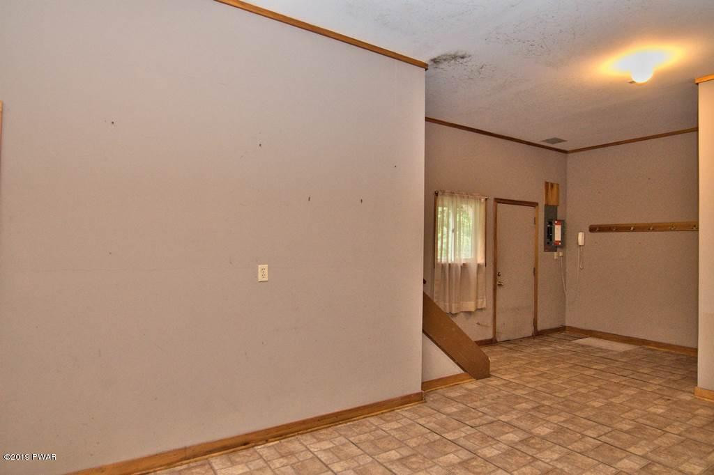 891 South Preston Road Lakewood, PA 18439 - Photo 33 of 42 Mud Room