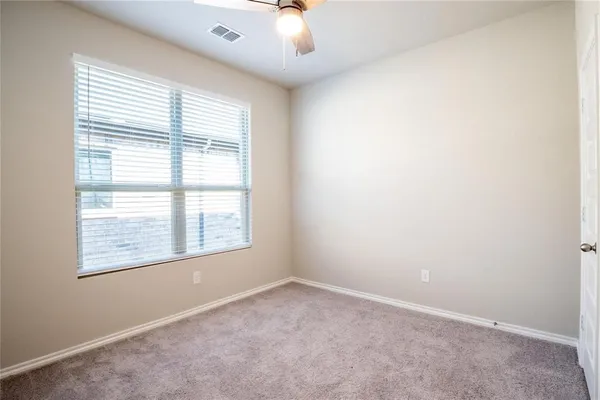 $2,100 | 951 Hurstwood Drive, Van Alstyne, TX 75495