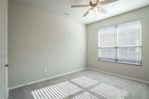 $2,100 | 951 Hurstwood Drive, Van Alstyne, TX 75495