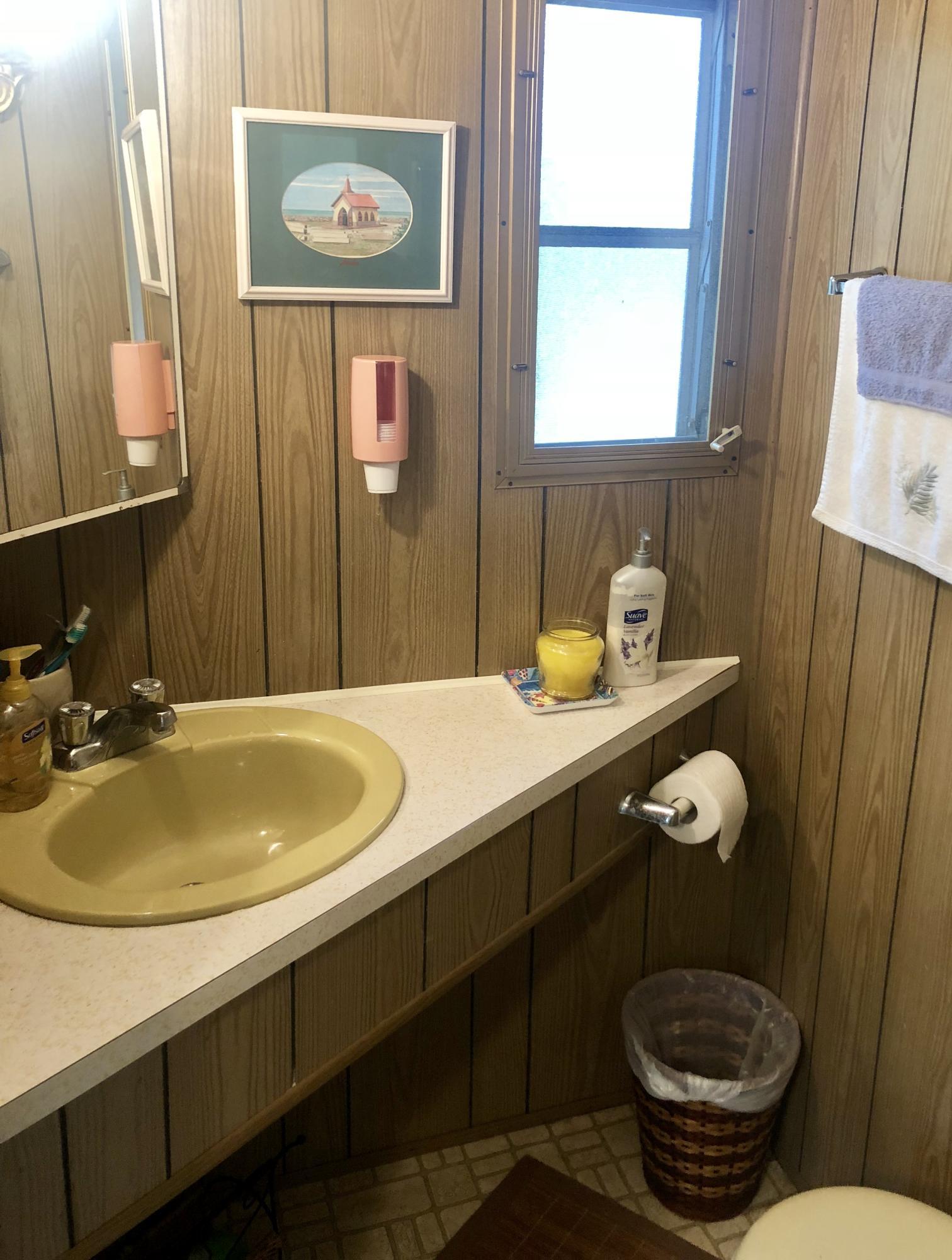 63 Laurel Road Jamestown, KY 42629 - Photo 16 of 18 Half bath